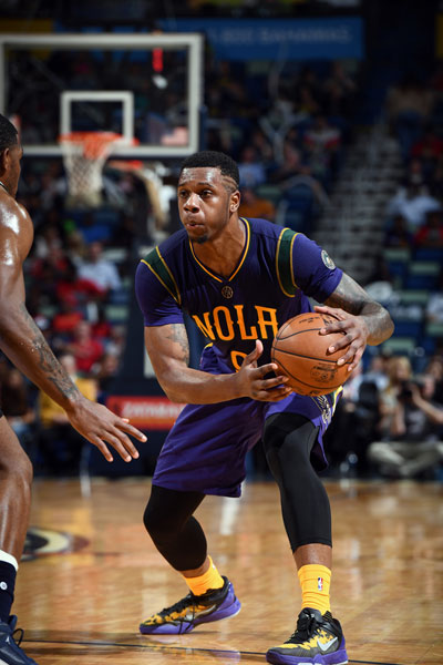 一个从足球 一个从足球