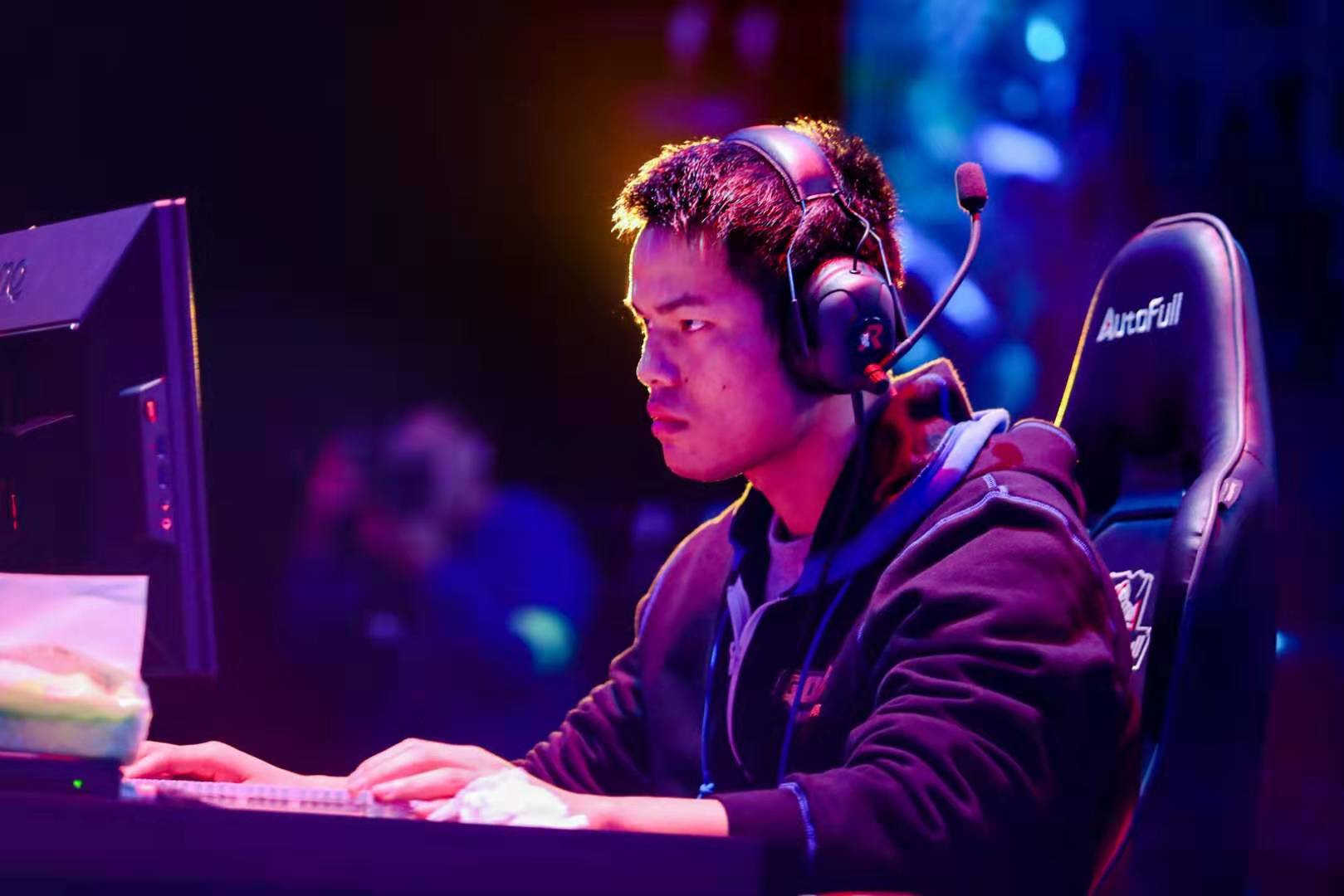 受伤而变得 受伤而变得